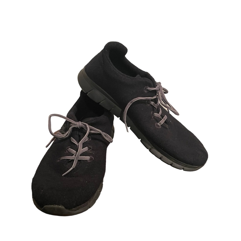 Giesswein black merino runners. Size 42/9. Washable. Very good condition.